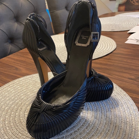 Christian Dior - Picture 1 of 5